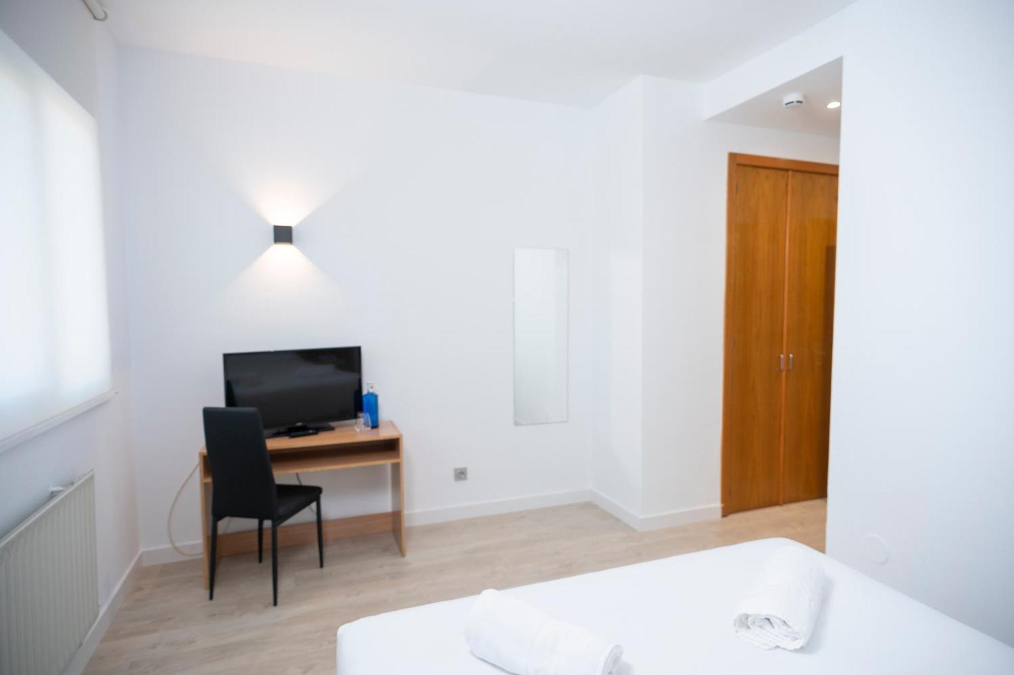Villagonzalo Pedernales Restaurante Hotel Abadesa מראה חיצוני תמונה